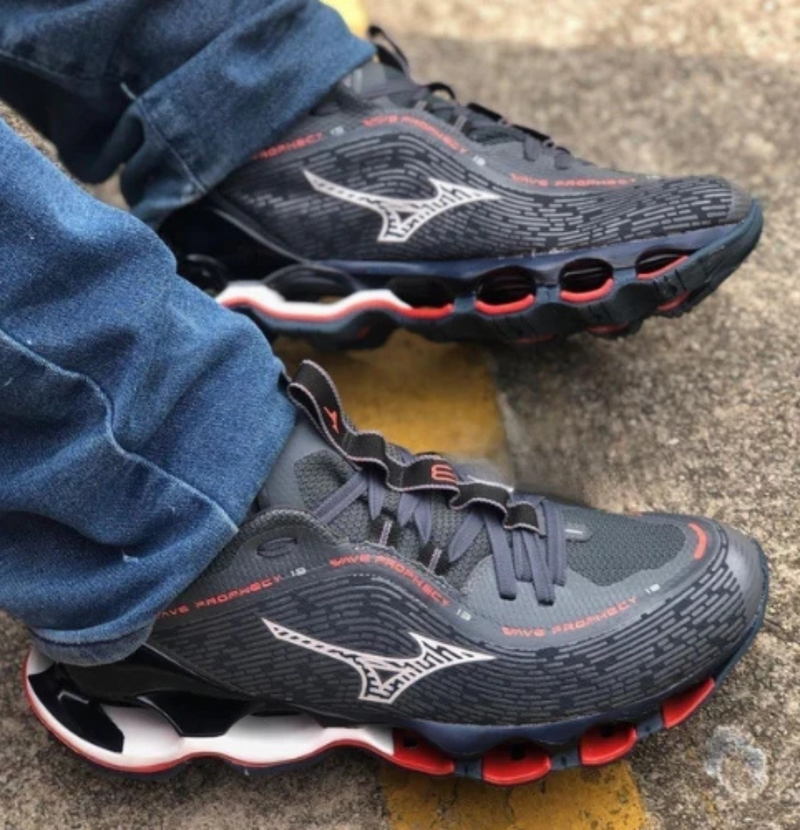 Mizuno Wave Prophecy 13