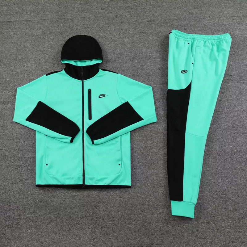 Conjunto Nike Sportswear Tech Fleece Verde