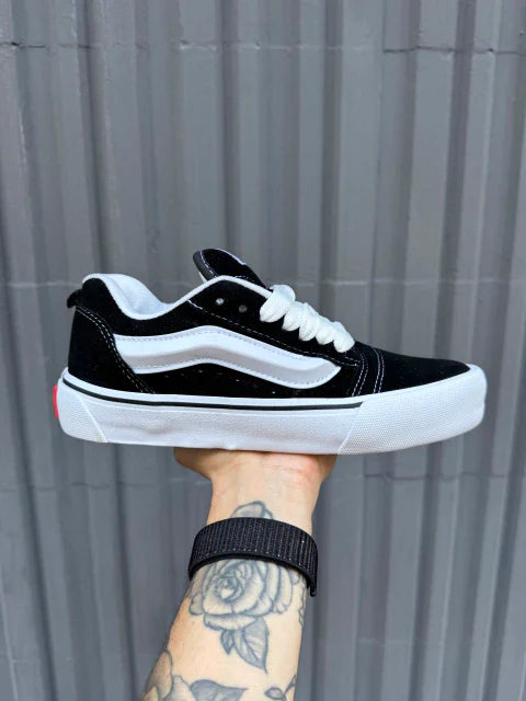 Vans KNU