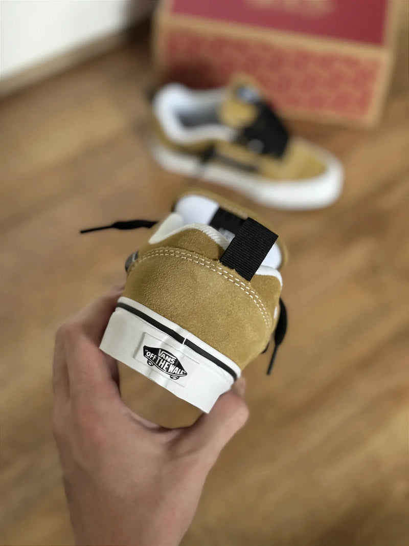 Vans KNU