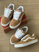 Vans KNU